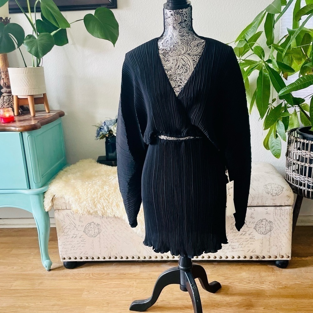 NWT Good American Always Fits Plissé Mini Dress in Black, Size 3/4 (Large/XL) - Picture 3 of 12
